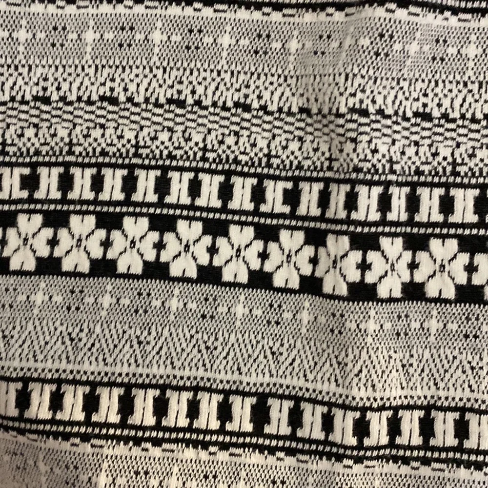 Gilli black and white patterned pencil skirt - Picture 2 of 3